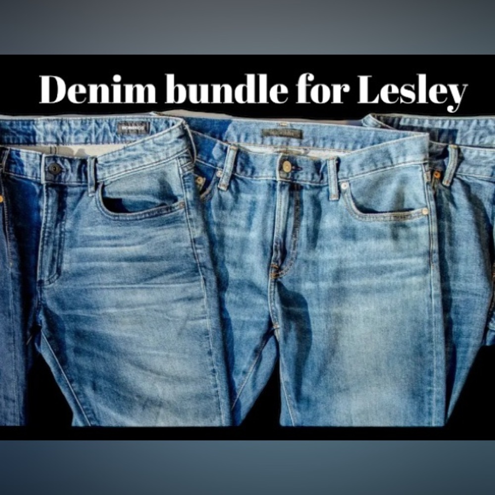 4 pairs of denim jeans